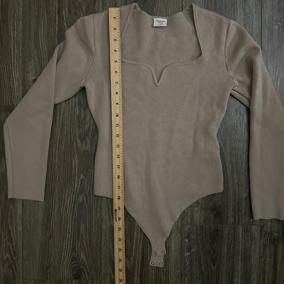 Abercrombie & Fitch long sleeve sweetheart neckline bodysuit size Small - Picture 4 of 5